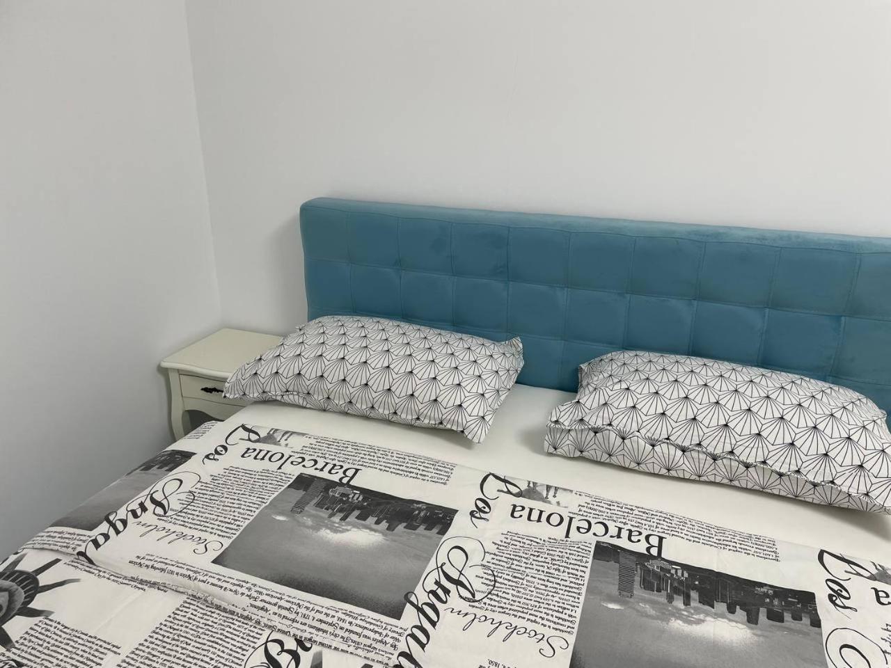 Moghioros Residence C3 Bukares Bagian luar foto
